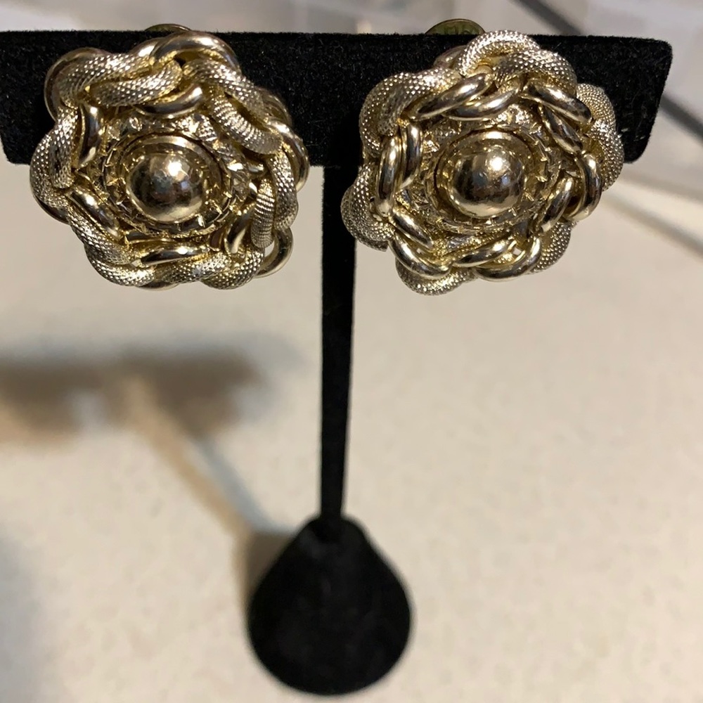 W Germany silver/gold tone round clips (148)